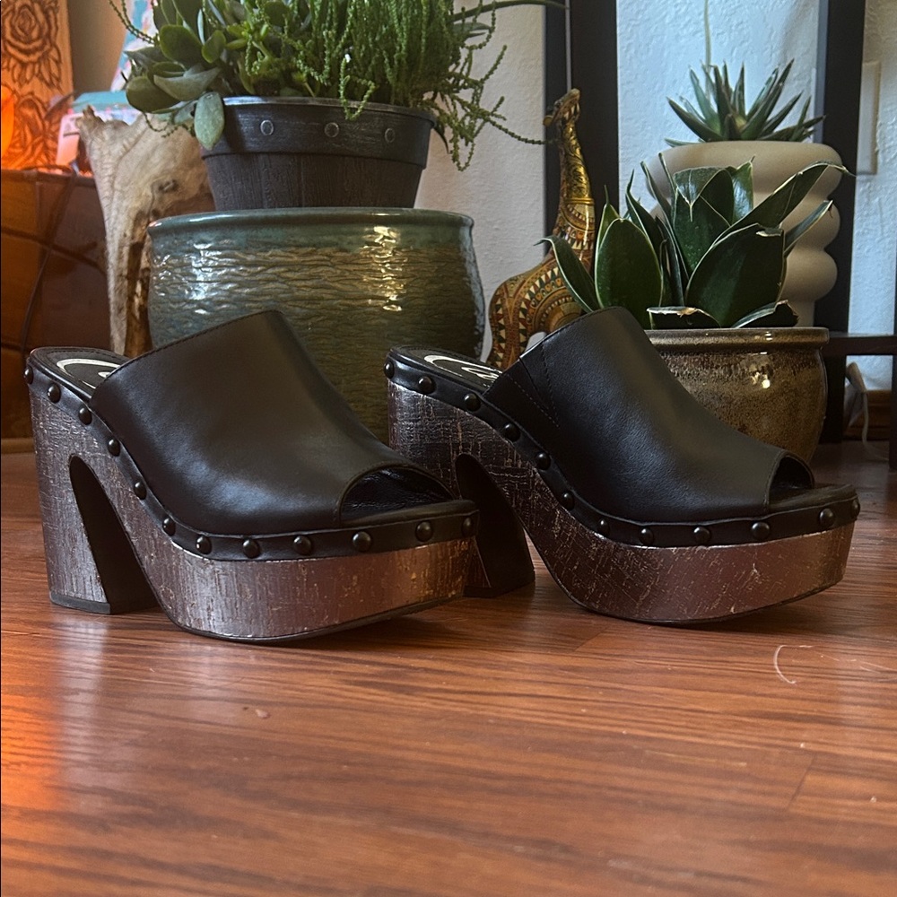 Candie's Black and Brown Platform Mules